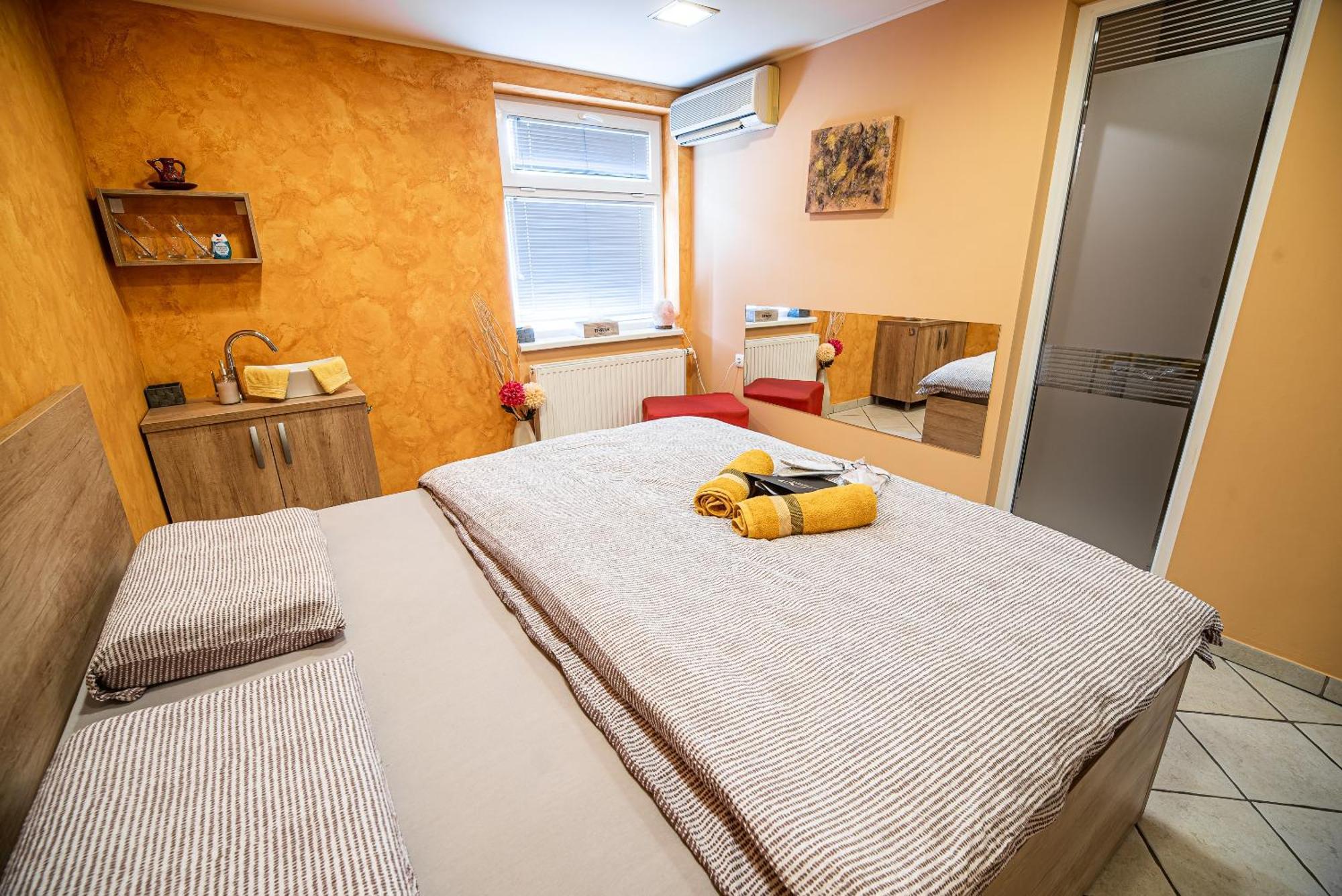 Lux Living Apartments Budic Near Terme Catez Brezice Bilik gambar
