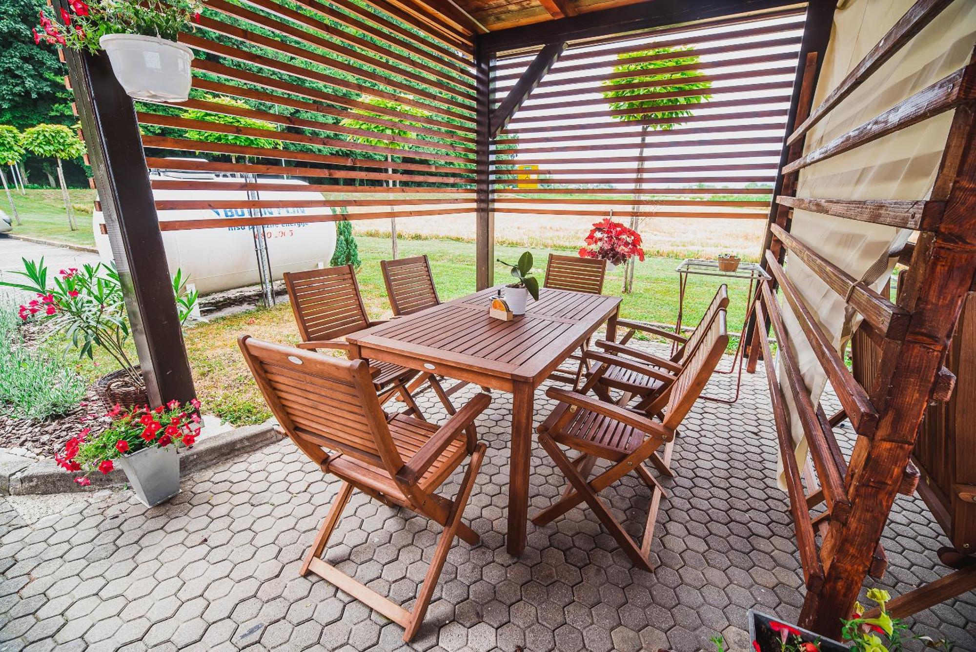 Lux Living Apartments Budic Near Terme Catez Brezice Bilik gambar